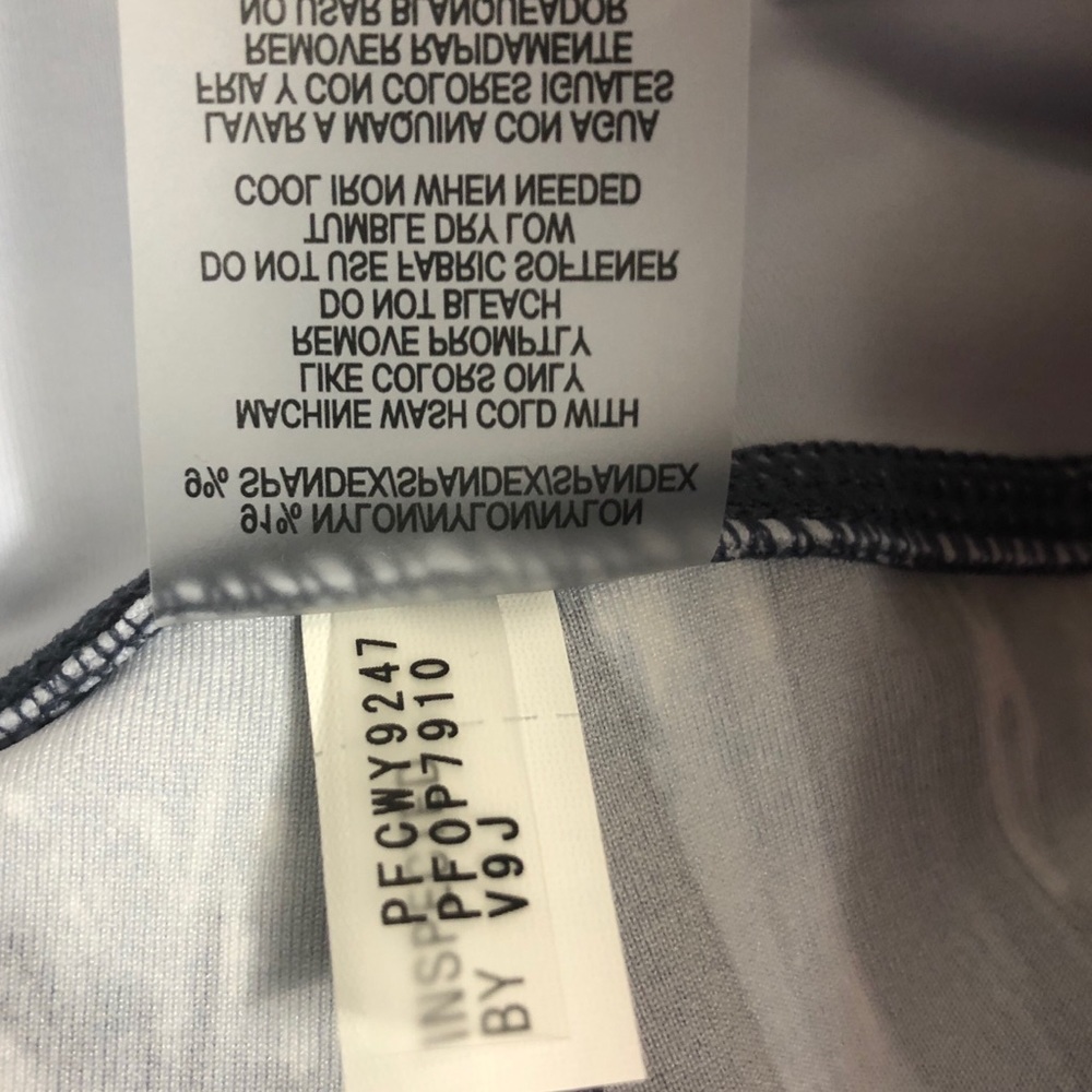 New! Calvin Klein High Waist Legging - Picture 9 of 12